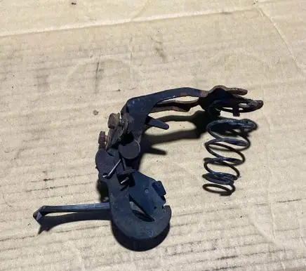 Mercedes-Benz C AMG W202 Engine bonnet (hood) release handle 2028870027