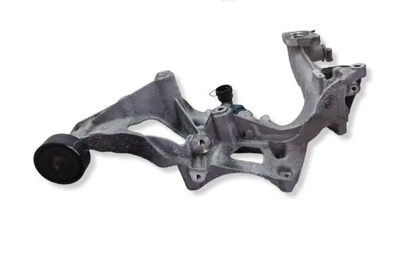Mercedes-Benz A W176 Generator/alternator bracket A6512011709