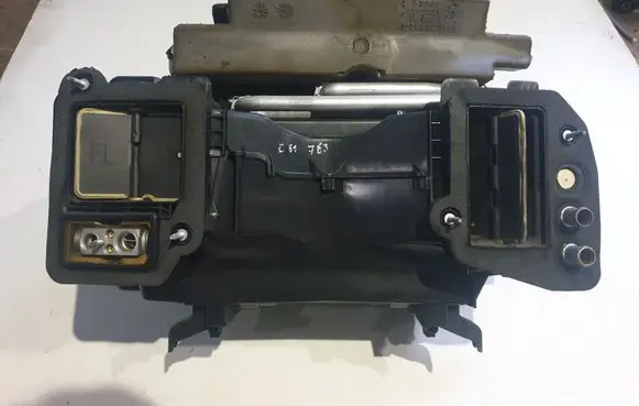 BMW 5 E60 E61 Interior heater climate box assembly housing 96051
