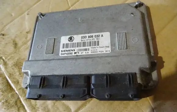 Skoda Fabia Mk1 (6Y) Engine control unit/module 03D906032A 3PD1501 5WP40060