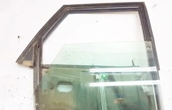 Audi 80 90 S2 B4 Rear door window/glass frame 