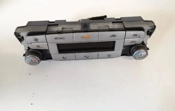 Ford Mondeo MK IV Climate control unit 7s7t18c612af w8gc00603