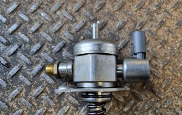 Audi Q5 SQ5 Fuel injection high pressure pump 06K127028F 0261520611 06L127A08
