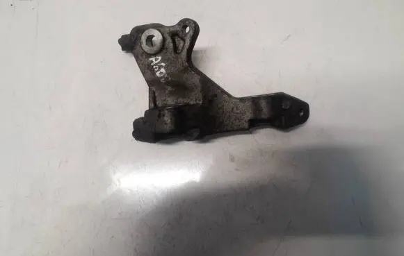Nissan 350Z Engine mounting bracket AM600