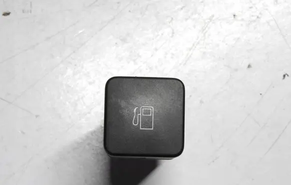Citroen C4 II Fuel tank opening switch 96664235XT