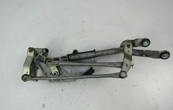 Honda CR-V Front wiper linkage 