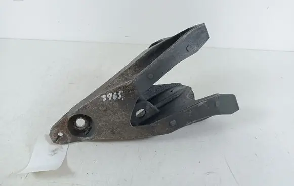 Volkswagen Transporter - Caravelle T5 Engine mounting bracket 7E0199370