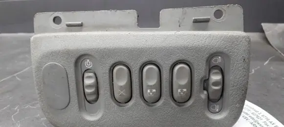 Renault Scenic I Quarter vent window switch 7700433081