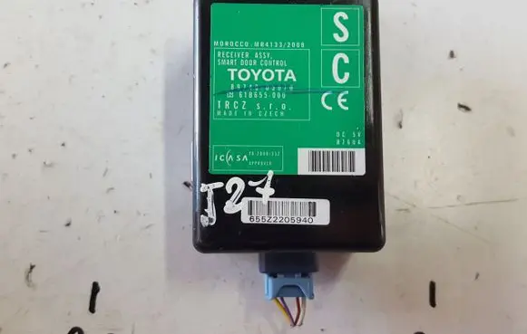 Toyota Avensis T270 Door control unit/module 8974005070