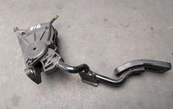 Audi A6 S6 C6 4F Accelerator throttle pedal 4F2721523
