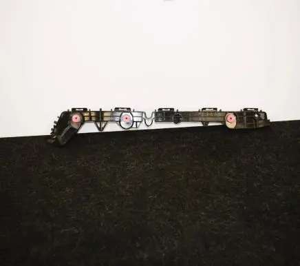 Rear bumper mounting bracket