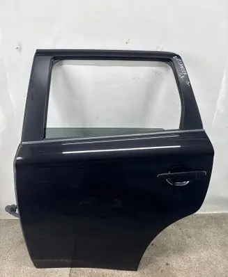 Mitsubishi Outlander Rear door
