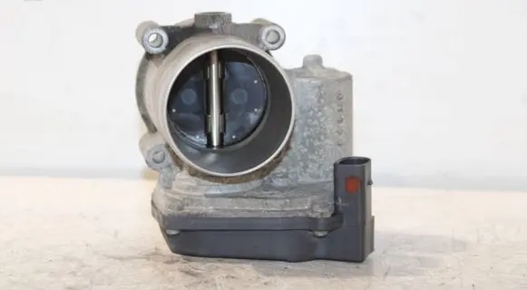 Volkswagen Golf VI Throttle valve 03C133062C