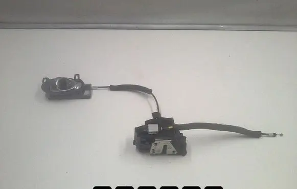 Nissan Juke I F15 Front door lock 