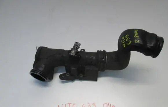 Mercedes-Benz Vito Viano W639 Engine coolant pipe/hose