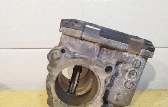 Renault Trafic II (X83) Throttle valve 8200330810 0281002681 8200330812