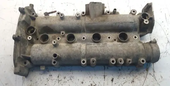 Volkswagen Golf V Rocker cam cover 03C103475AL