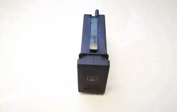 Volkswagen PASSAT B5 Windscreen/window heater switch 3b0959621d