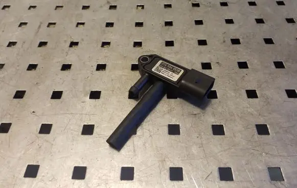 Audi A4 S4 B8 8K Exhaust gas pressure sensor 076906051B