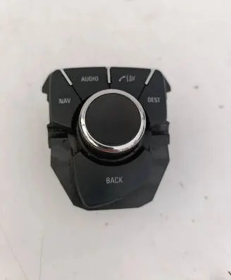 Head unit multimedia control