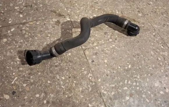Volvo V60 Engine coolant pipe/hose 31319019