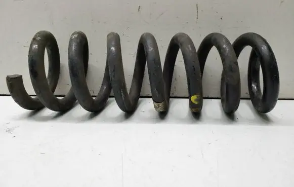 Maserati Quattroporte Rear coil spring 670009377 06700093770