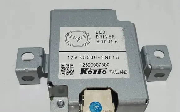 Iveco Daily 6th gen Xenon control unit/module 355008N01H