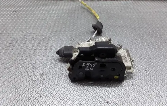 Audi A4 S4 B7 8E 8H Rear door lock 8E9839015AA