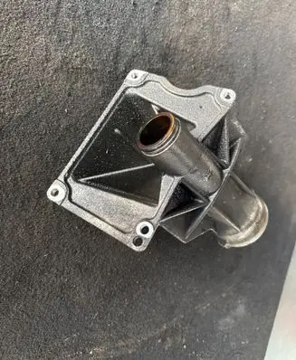 BMW 5 GT F07 Driveshaft support bearing bracket 7575061 7575060