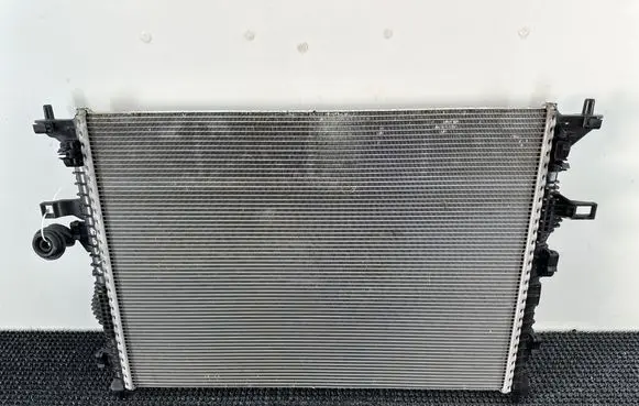 Ford Focus Coolant radiator JX618005AD