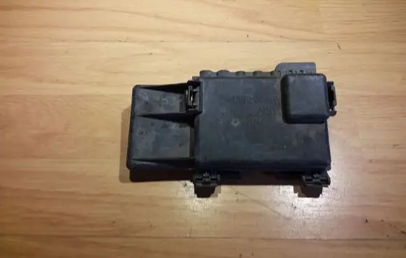 Volkswagen Golf IV Fuse module 1J0937549