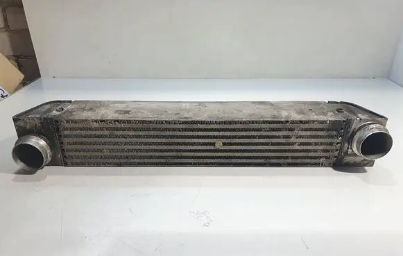 BMW 5 E60 E61 Intercooler radiator 7787446 C7286