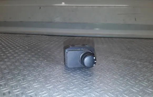 Opel Agila B Wing mirror switch