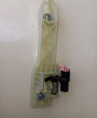 Rear door exterior handle/bracket
