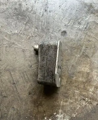 BMW 5 E60 E61 Engine oil radiator 7787698 5989070102 47012