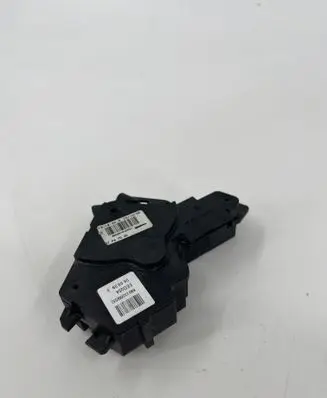 Headlight level adjustment motor
