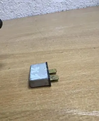 Audi A6 S6 C4 4A Other relay 443937105A