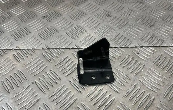 Alfa Romeo Stelvio Radiator mount bracket