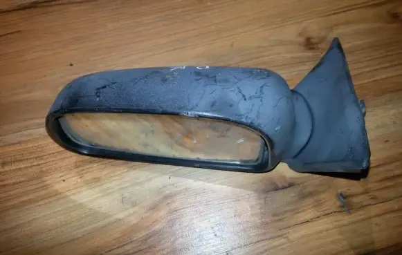 Mitsubishi Colt Front door electric wing mirror E201826