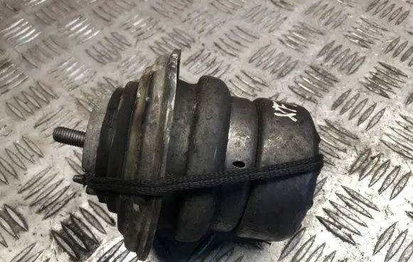Jaguar XF X250 Engine mount bracket