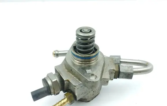 Audi Q2 - Fuel injection high pressure pump 04E127026BG