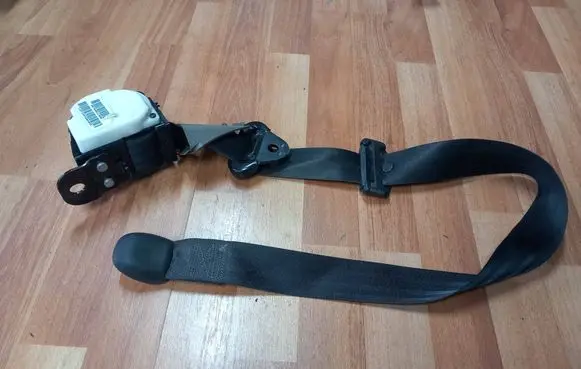 Chrysler Voyager Front seatbelt P0TR451L5AB 0TR451L5AB