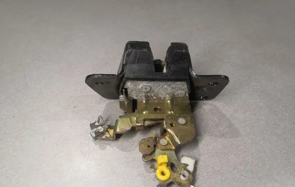 Mitsubishi Space Star Loading door lock 