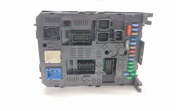 Peugeot Partner Fuse module 281197595