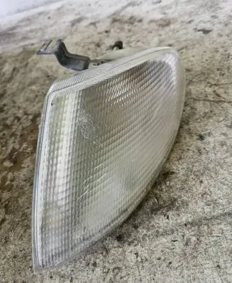 Ford Galaxy Front indicator light