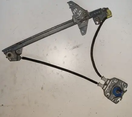 Rear door manual window regulator