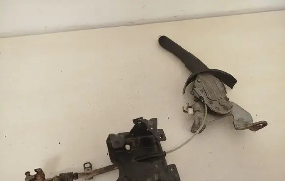 Nissan Terrano Handbrake/parking brake lever assembly 