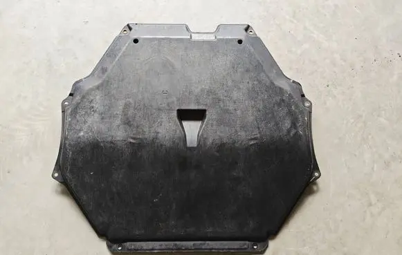 Mitsubishi Outlander Engine splash shield/under tray 5370C381