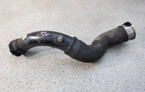 Intercooler hose/pipe