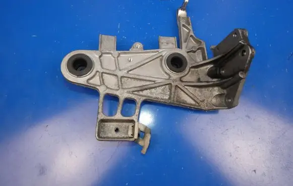 Mercedes-Benz ML AMG W166 Air filter cleaner box bracket assembly A6510902241 711550101
